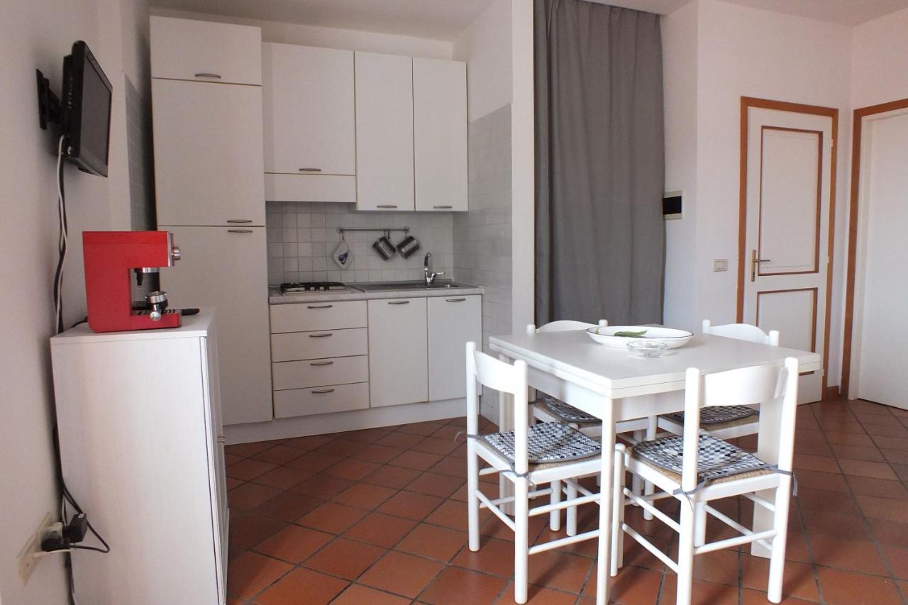 Apartamento Le Soleil Spiaggia di Cavoli Exterior foto